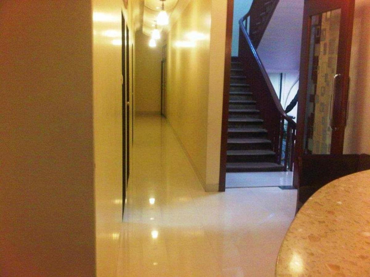 Hotel Broadway Colaba Mumbai Exterior foto