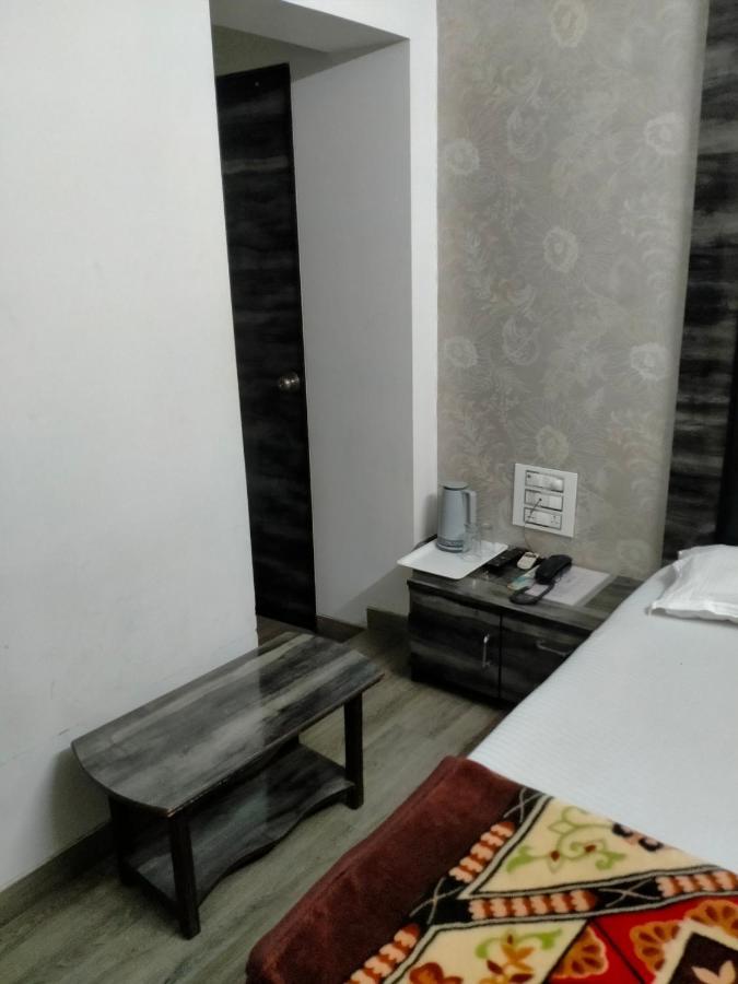 Hotel Broadway Colaba Mumbai Exterior foto